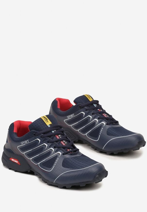 Born2be - Granatowo-Czerwone Buty Sportowe Sznurowane na Grubej Podeszwie Eriena. Okazja: na co dzień. Zapięcie: sznurówki. Kolor: niebieski. Materiał: jeans