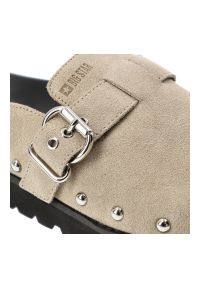 Big-Star - Klapki damskie Big Star, cholewka ze skóry naturalnej zamszowej z regulowanym paskiem i sprzączką, beżowe, RR274A376. Okazja: na co dzień, na spacer. Kolor: beżowy. Materiał: skóra, zamsz. Styl: elegancki, casual #7