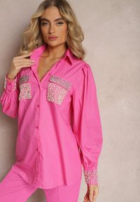 Renee - Fuksjowa Koszula z Biżuteryjnymi Cyrkoniami i Perełkami Quezia. Kolor: różowy. Wzór: aplikacja