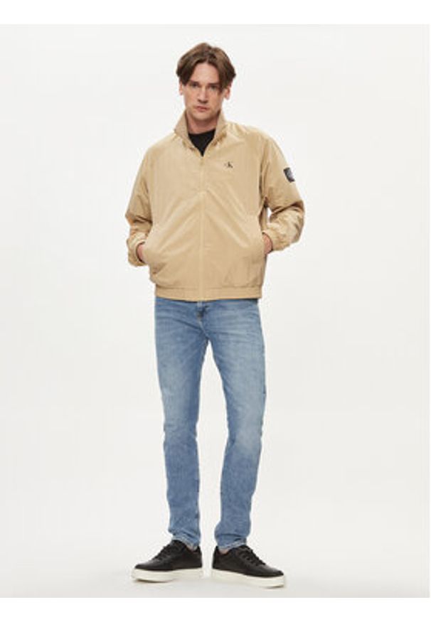 Calvin Klein Jeans Kurtka przejściowa Harrington J30J325102 Beżowy Regular Fit. Kolor: beżowy. Materiał: syntetyk