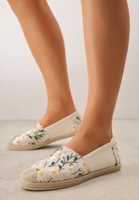 Renee - Beżowe Espadryle Ozdobione Kwiatowym Haftem i Plecionką Kiranth. Okazja: na co dzień. Kolor: beżowy. Materiał: jeans. Wzór: aplikacja, haft, kwiaty. Sezon: lato. Styl: casual, elegancki #6