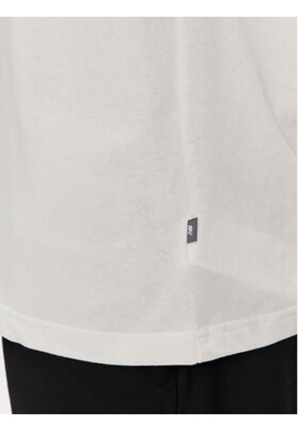 New Balance T-Shirt Basketball Style MT41577 Biały Relaxed Fit. Kolor: biały. Materiał: bawełna