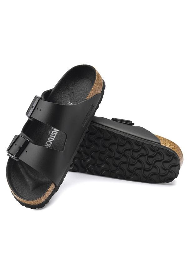 Birkenstock - BIRKENSTOCK ARIZONA Klapki damskie. Okazja: na spacer, na co dzień. Kolor: czarny. Materiał: materiał. Wzór: paski. Sezon: lato. Styl: casual, klasyczny