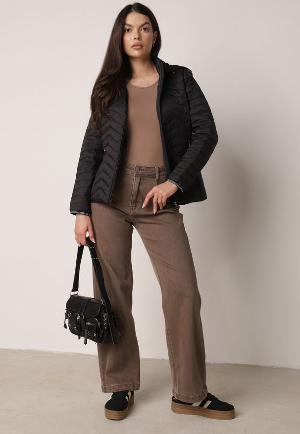 Born2be - Czarna Pikowana Kurtka Przejściowa z Ozdobną Lamówką przy Kapturze Tidorna. Okazja: na spacer, na co dzień. Kolor: czarny. Materiał: poliester, jeans. Styl: casual, elegancki