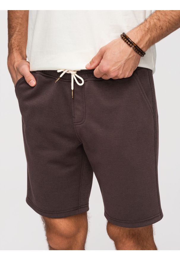 Ombre Clothing - Szorty męskie strukturalne REGULAR FIT - brązowe V5 - Rozmiar: XXL. Okazja: na co dzień. Kolor: brązowy. Materiał: materiał, poliester, dzianina. Sezon: lato, wiosna. Styl: wakacyjny, casual