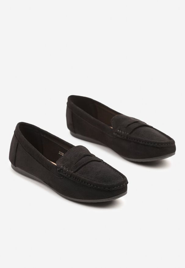 Renee - Czarne Mokasyny z Ozdobnymi Przeszyciami Rivgis. Okazja: na co dzień. Kolor: czarny. Materiał: jeans. Styl: elegancki, casual
