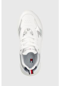 TOMMY HILFIGER - Tommy Hilfiger sneakersy dziecięce kolor biały. Nosek buta: okrągły. Zapięcie: sznurówki. Kolor: biały. Materiał: guma. Obcas: na platformie #2