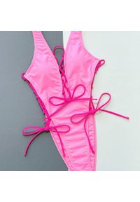 Intica - Strój kąpielowy jednoczęściowy z sznurowaniem na plażę Angelien. Kolor: różowy. Materiał: materiał #1