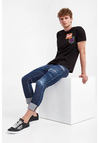 T-shirt DSQUARED2. Materiał: bawełna. Wzór: kolorowy, aplikacja