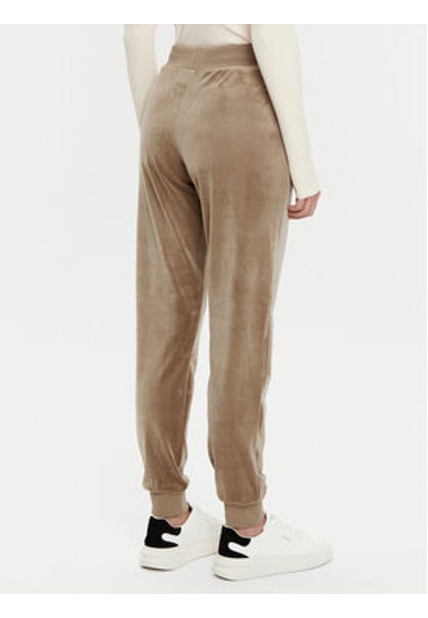 Guess Spodnie dresowe V3BB27 KBXI2 Brązowy Regular Fit. Kolor: brązowy. Materiał: syntetyk