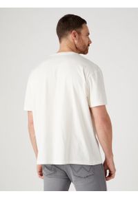 Wrangler - WRANGLER AMERICANA TEE MĘSKI T-SHIRT KOSZULKA LOGO NADRUK OFF WHITE W7CBEE737. Wzór: nadruk #4