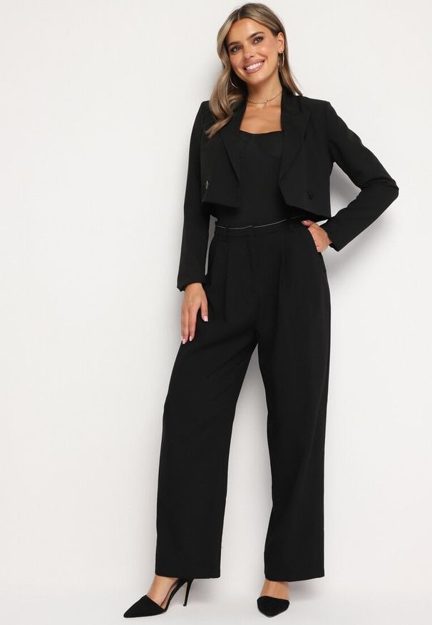 Born2be - Czarne Szerokie Spodnie Garniturowe z Wysokim Stanem i Wiskozą Mavana. Okazja: na spotkanie biznesowe. Stan: podwyższony. Kolor: czarny. Materiał: wiskoza. Styl: elegancki, biznesowy