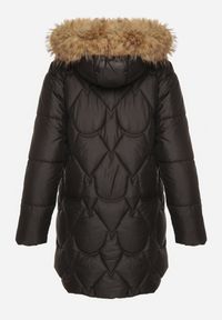Born2be - Czarna Pikowana Kurtka z Kapturem z Futerkiem Oliresa. Okazja: na co dzień. Typ kołnierza: kaptur. Kolor: czarny. Materiał: futro. Styl: casual, sportowy #7