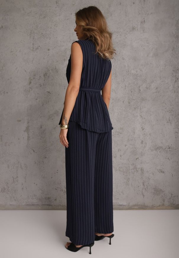 Renee - Granatowy Komplet z Wiskozy Spodnie Wide Leg i Koszula Bez Rękawów z Paskiem Adduin. Kolor: niebieski. Materiał: wiskoza