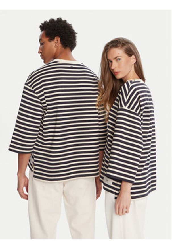 AMI PARIS - AMI Paris T-Shirt UTS056.JE0121 Granatowy Relaxed Fit. Kolor: niebieski. Materiał: bawełna