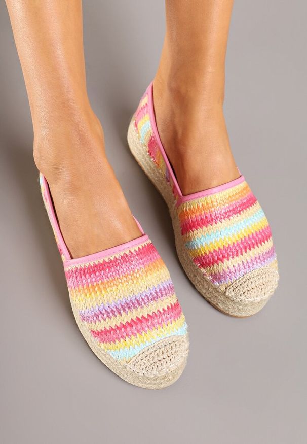 Born2be - Różowe Espadryle w Szydełkowy Wzór z Plecioną Podeszwą Tillarina. Okazja: na co dzień. Kolor: różowy. Wzór: aplikacja, kolorowy. Styl: wakacyjny, casual