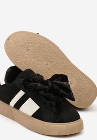 Born2be - Czarne Sneakersy Typu Tenisówki z Welurową Kokardą Anorisse. Okazja: na co dzień. Kolor: czarny. Materiał: welur