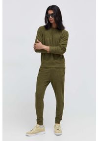 Ugg - UGG spodnie dresowe kolor zielony gładkie. Kolor: zielony. Materiał: dresówka. Wzór: gładki #2