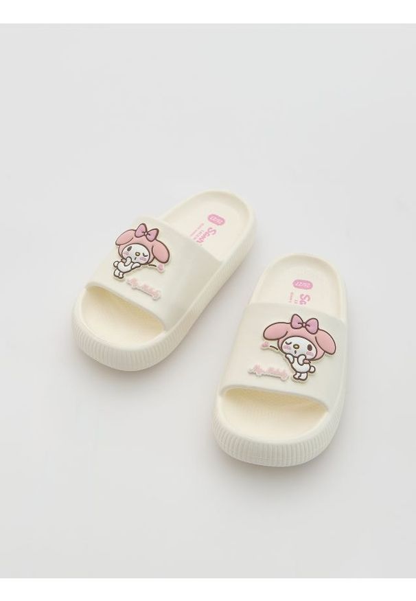Reserved - Lekkie klapki My Melody - biały. Kolor: biały