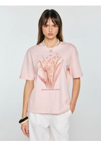 Big-Star - Koszulka damska z nadrukiem jasnoróżowa Lika 600. Kolor: różowy. Materiał: materiał, dzianina. Długość rękawa: krótki rękaw. Wzór: nadruk. Sezon: wiosna, lato. Styl: elegancki #2