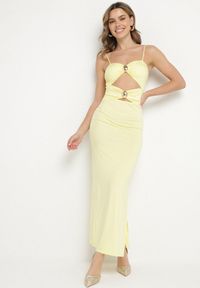 Born2be - Żółta Sukienka Dopasowana na Ramiączkach z Wycięciami pod Biustem i Metalowymi Detalami Galentia. Okazja: na co dzień. Kolor: żółty. Długość rękawa: na ramiączkach. Styl: casual, klasyczny #2