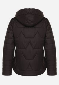 Born2be - Czarna Pikowana Kurtka z Odpinanym Kapturem Noridi. Okazja: na co dzień. Kolor: czarny. Materiał: jeans. Styl: klasyczny, casual, elegancki #7