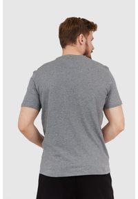 Armani Exchange - ARMANI EXCHANGE Szary t-shirt męski z wyszywanym logo. Kolor: szary. Materiał: prążkowany #3