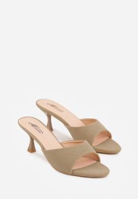 Born2be - Ciemnobeżowe Klapki na Kaczuszce z Otwartym Noskiem Xenlyn. Okazja: na co dzień. Nosek buta: otwarty. Kolor: beżowy. Materiał: jeans. Obcas: na szpilce. Styl: casual, elegancki. Wysokość obcasa: średni #9