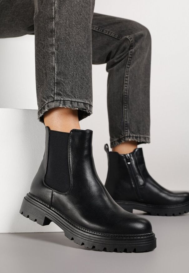 Renee - Czarne Botki Sztyblety w Stylu Basic Mirelitte. Okazja: na co dzień. Kolor: czarny. Materiał: jeans. Obcas: na płaskiej podeszwie. Styl: klasyczny, casual, elegancki