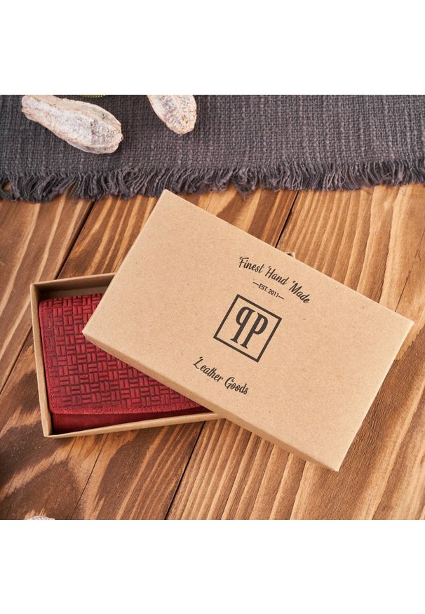 PAOLO PERUZZI - Portfel skórzany vintage czerwony Paolo Peruzzi T-109-HRD. Kolor: czerwony. Materiał: skóra. Wzór: geometria