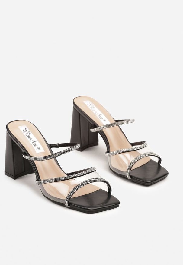 Born2be - Czarne Klapki z Cyrkoniami i Kwadratowym Noskiem Grellexia. Okazja: na co dzień. Kolor: czarny. Materiał: jeans. Obcas: na słupku. Styl: casual, elegancki
