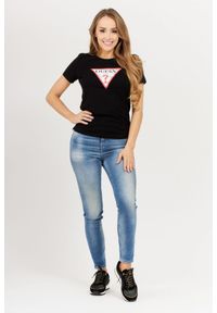 Guess - GUESS Czarny t-shirt damski z dużym trójkątnym logo. Kolor: czarny. Materiał: bawełna. Wzór: nadruk #5