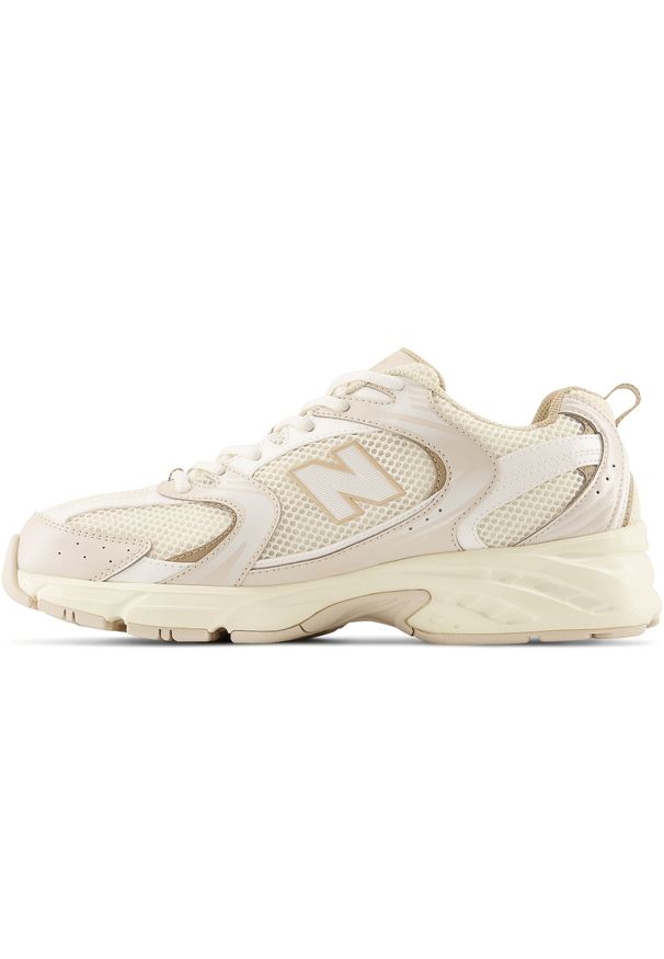 Buty unisex New Balance MR530AA – beżowe. Okazja: na co dzień. Kolor: beżowy. Materiał: tworzywo sztuczne. Szerokość cholewki: normalna. Sezon: lato