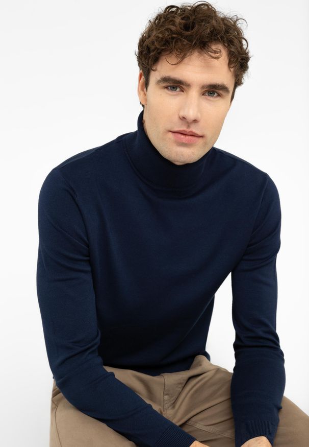 Volcano - Sweter z golfem S-MAX. Typ kołnierza: golf. Kolor: niebieski. Materiał: materiał, prążkowany, dzianina. Wzór: gładki, ze splotem. Sezon: zima, jesień, wiosna. Styl: klasyczny