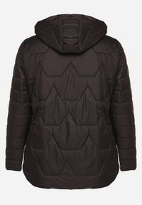 Born2be - Czarna Kurtka Pikowana z Odpinanym Kapturem Nalaniel. Okazja: na co dzień, na spacer. Kolekcja: plus size. Kolor: czarny. Materiał: jeans. Styl: klasyczny, casual #7