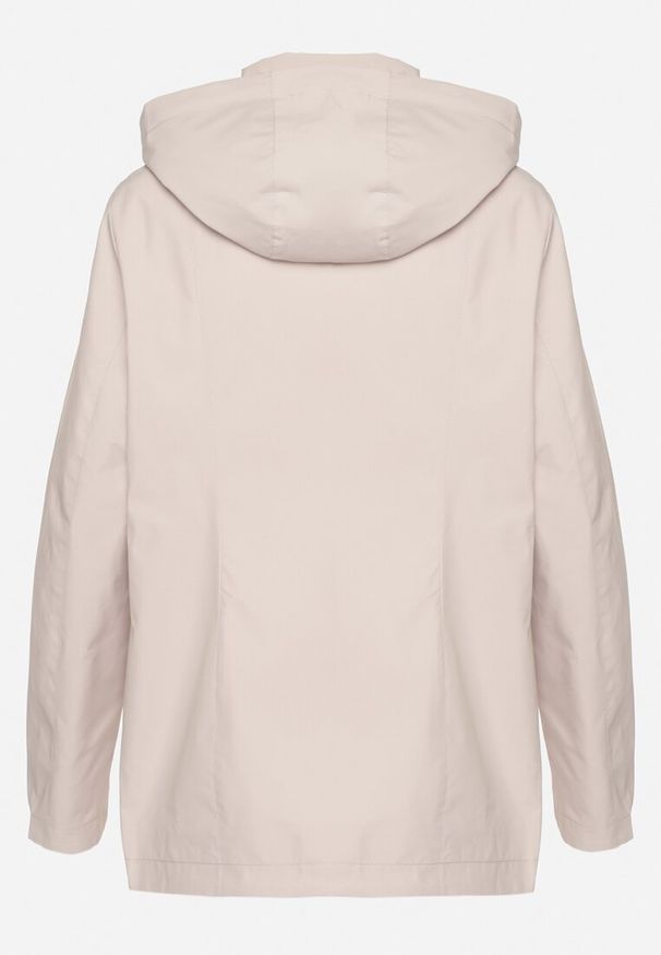 Born2be - Jasnobeżowa Kurtka Typu Wiatrówka z Odpinanym Kapturem Ndivoria. Okazja: na spacer, na co dzień. Kolor: beżowy. Materiał: jeans. Styl: casual, sportowy