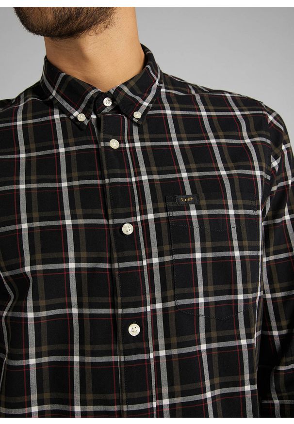 Lee - LEE BUTTON DOWN BLACK L880RN01 112123422. Typ kołnierza: button down