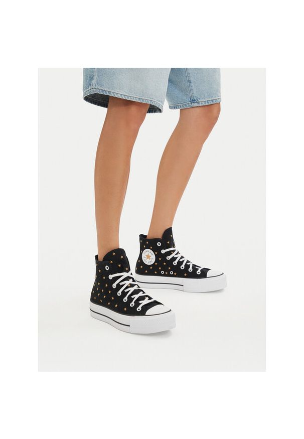 Trampki Converse. Kolor: czarny. Obcas: na platformie