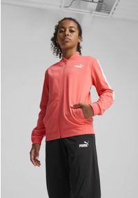 Puma - Młodzieżowy dres Poly Baseball PUMA Peach Frost Red. Kolor: czerwony. Materiał: dresówka. Wzór: nadruk. Styl: młodzieżowy
