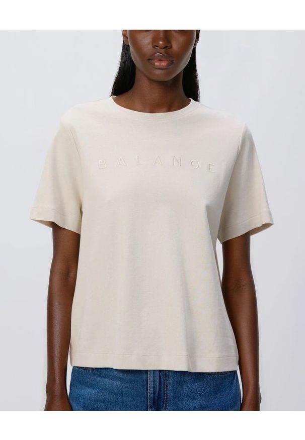 Reserved - T-shirt z haftowanym napisem - beżowy. Kolor: beżowy. Materiał: bawełna. Wzór: napisy, haft