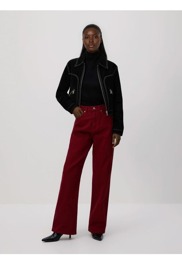 Reserved - Jeansy straight fit - czerwony. Kolor: czerwony