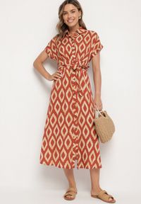 Born2be - Pomarańczowa Wiskozowa Sukienka Koszulowa z Geometrycznym Wzorem Rallapea. Okazja: na co dzień. Typ kołnierza: kołnierzyk klasyczny. Kolor: pomarańczowy. Materiał: wiskoza. Długość rękawa: krótki rękaw. Wzór: geometria. Typ sukienki: koszulowe. Styl: klasyczny, casual, elegancki #4