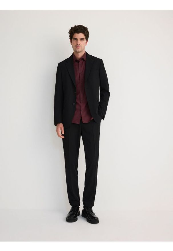 Reserved - Koszula slim z lyocellem - bordowy. Kolor: czerwony. Materiał: bawełna