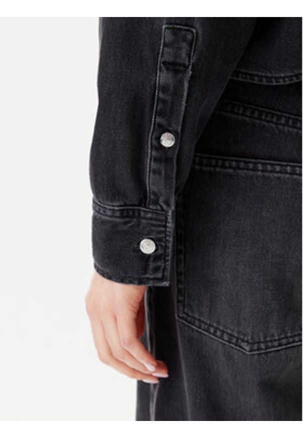 Calvin Klein Jeans Kurtka jeansowa J20J225517 Czarny Relaxed Fit. Kolor: czarny. Materiał: bawełna