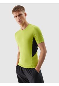4f - Koszulka treningowa slim z materiałów z recyklingu męska - soczysta zieleń. Kolor: zielony. Materiał: materiał. Długość rękawa: krótki rękaw. Długość: krótkie. Wzór: gładki, ze splotem. Sport: fitness