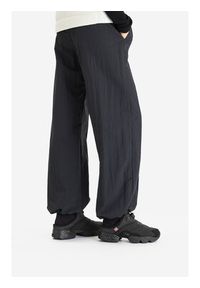 Reebok Klapki EO-INSTAPUMP FURY MULE 100230815 Czarny. Kolor: czarny. Materiał: materiał #9