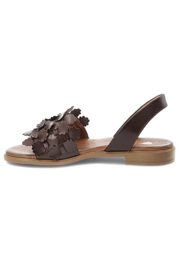 Sandały damskie Armodo, cholewka ze skóry naturalnej wsuwane na płaskiej podeszwie, brązowe, 40468. Okazja: na co dzień. Zapięcie: bez zapięcia. Kolor: brązowy. Materiał: skóra. Wzór: aplikacja, kwiaty. Sezon: lato. Obcas: na płaskiej podeszwie. Styl: elegancki, casual