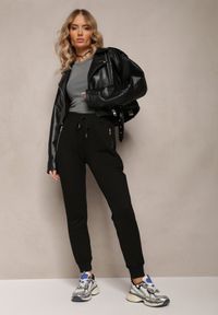 Renee - Czarne Dresowe Spodnie Bawełniane Joggery z Kieszeniami na Suwaki Bieitta. Kolor: czarny. Materiał: dresówka, bawełna #3