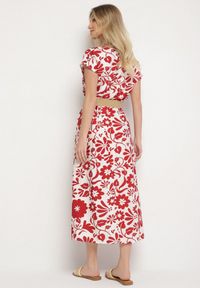 Born2be - Czerwona Wiskozowa Sukienka o Rozkloszowanym Kroju z Ozdobnym Paskiem z Klamrą Zarolena. Okazja: na co dzień, na spacer, na imprezę. Typ kołnierza: dekolt w kształcie V. Kolor: czerwony. Materiał: wiskoza. Sezon: lato. Typ sukienki: rozkloszowane. Styl: casual, elegancki #7