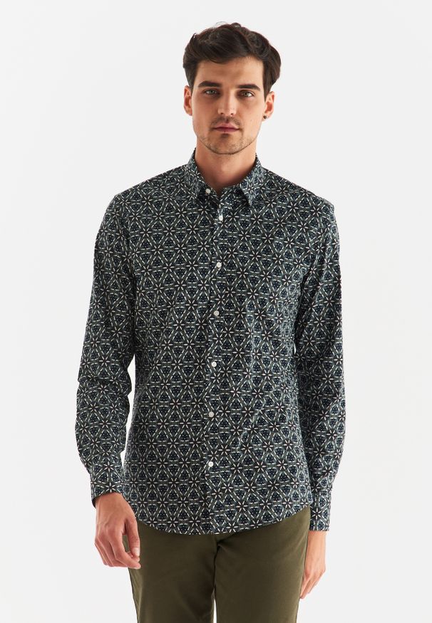 Pako Lorente - PAKO LORENTE – Koszula męska P22WF-1X-017-Z-S. Typ kołnierza: kołnierzyk klasyczny. Materiał: bawełna, elastan. Długość rękawa: długi rękaw. Długość: długie. Styl: klasyczny